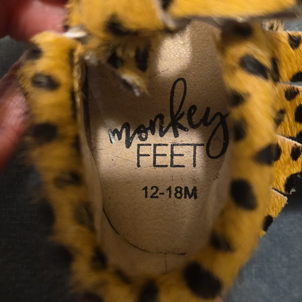 👪 Monkey Feet 12-18 Months Oh So Cute Leopard Walkers... New Without Tags!